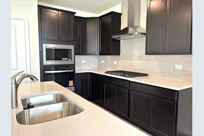 2760 Lawlor Lane, Naperville, IL 60564 - Photo 8