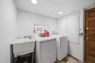 5704 W Newport Ave, Chicago, IL 60634 - Photo 26