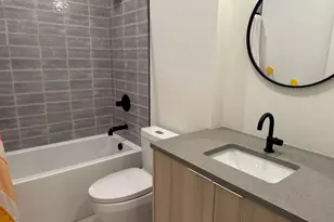 1356 W Chestnut St, Chicago, IL 60642 - Photo 8
