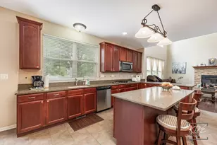 815 Preston Ln, Oswego, IL 60543 - Photo 8