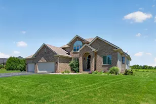 129 Titleist Trail, Poplar Grove, IL 61065 - Photo 2