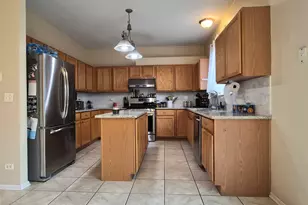 2337 Hudson Cir, Aurora, IL 60502 - Photo 12