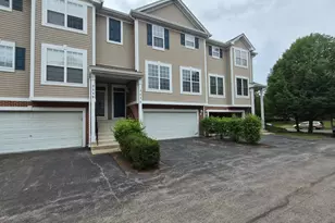 2337 Hudson Cir, Aurora, IL 60502 - Photo 2