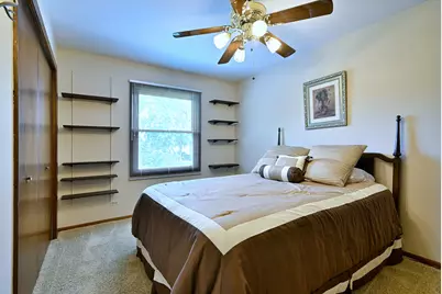 128 Hunter's Circle, Schaumburg, IL 60193 - Photo 18