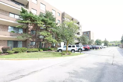 7 E Carriageway Drive #408, Hazel Crest, IL 60429 - Photo 2