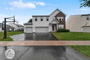 708 Bay Shore Dr, Pingree Grove, IL 60140 - Photo 1