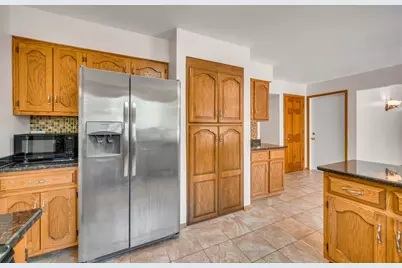 8885 Dryden Street, Woodridge, IL 60517 - Photo 16