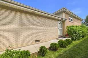 7427 Keeler Ave, Skokie, IL 60076 - Photo 8