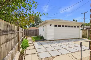 7427 Keeler Ave, Skokie, IL 60076 - Photo 40
