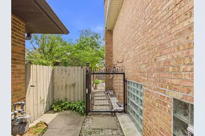 7427 Keeler Avenue, Skokie, IL 60076 - Photo 10