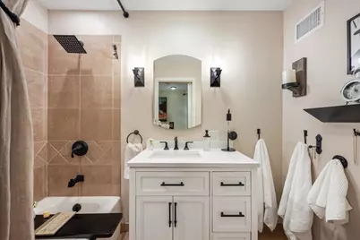 636 W Grace Street #1W, Chicago, IL 60613 - Photo 22