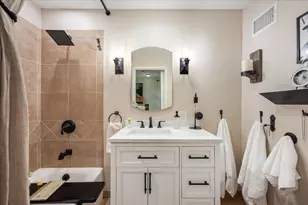 636 W Grace St, Chicago, IL 60613 - Photo 22