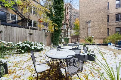 636 W Grace Street #1W, Chicago, IL 60613 - Photo 32