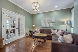 636 W Grace St, Chicago, IL 60613 - Photo 8