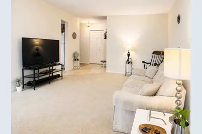 1404 Nottingham Court #D1, Wheeling, IL 60090 - Photo 8