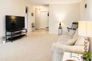 1404 Nottingham Ct, Wheeling, IL 60090 - Photo 8