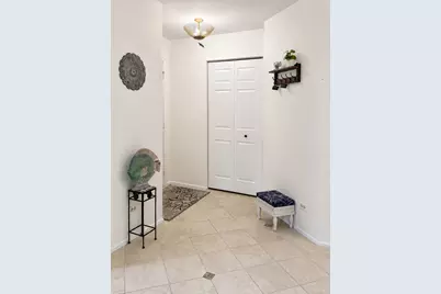 1404 Nottingham Court #D1, Wheeling, IL 60090 - Photo 2