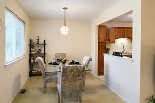 1404 Nottingham Ct, Wheeling, IL 60090 - Photo 6