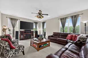 5701 Caribou Ln, Hoffman Estates, IL 60192 - Photo 8
