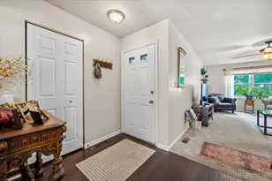306 Pin Oak Dr, North Aurora, IL 60542 - Photo 6