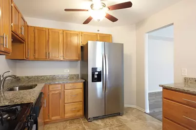 231 University Lane #D, Elk Grove Village, IL 60007 - Photo 8