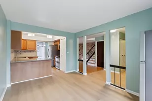 105 W Dover Dr, Mount Prospect, IL 60056 - Photo 6