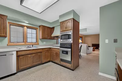 1109 Lancaster Avenue, Elk Grove Village, IL 60007 - Photo 8