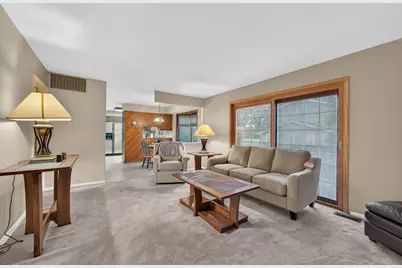 1109 Lancaster Avenue, Elk Grove Village, IL 60007 - Photo 12