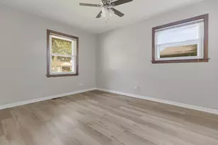 1031 Maple Ln, Elk Grove Village, IL 60007 - Photo 14