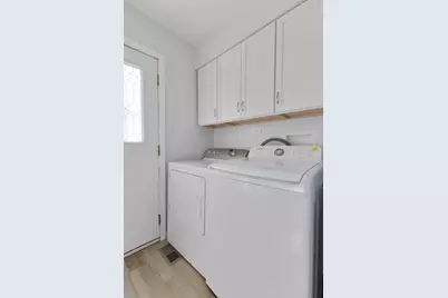 1031 Maple Lane, Elk Grove Village, IL 60007 - Photo 10