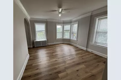 6748 N Ashland Avenue #405, Chicago, IL 60626 - Photo 2