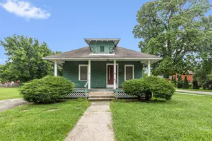 604 N Prairie St, Batavia, IL 60510 - Photo 1