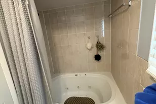 7070 N Ridge Blvd, Chicago, IL 60645 - Photo 10