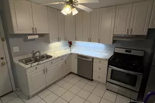 7070 N Ridge Blvd, Chicago, IL 60645 - Photo 14