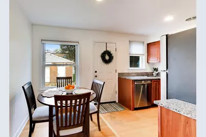 5816 W Greenleaf Avenue, Chicago, IL 60646 - Photo 6