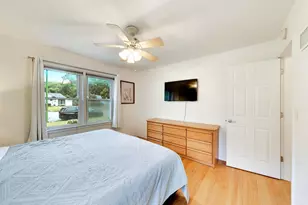 5816 W Greenleaf Ave, Chicago, IL 60646 - Photo 12