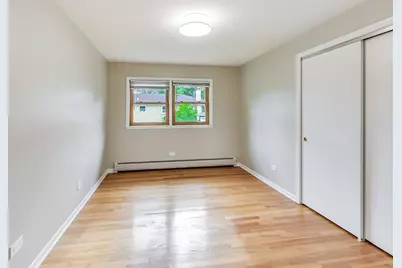 16W674 56th Place #2, Clarendon Hills, IL 60514 - Photo 8