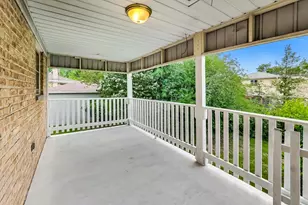 16W674 56th Pl, Clarendon Hills, IL 60514 - Photo 12