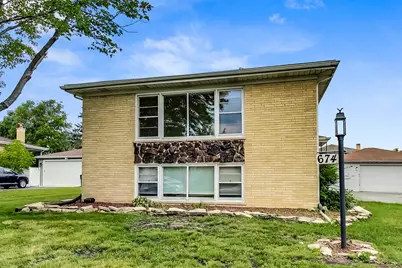 16W674 56th Place #2, Clarendon Hills, IL 60514 - Photo 1