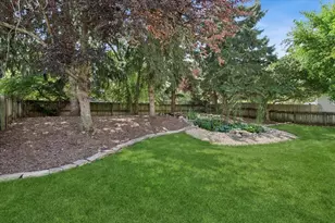 535 Chester Ct W, Aurora, IL 60504 - Photo 24