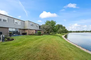 670 Versailles Circle, Elk Grove Village, IL 60007 - Photo 20