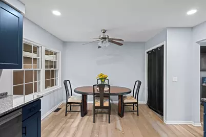 670 Versailles Circle #D, Elk Grove Village, IL 60007 - Photo 8