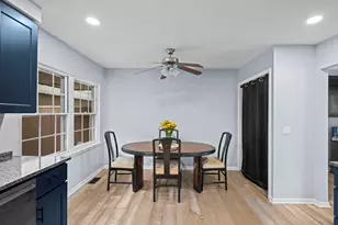 670 Versailles Circle, Elk Grove Village, IL 60007 - Photo 8
