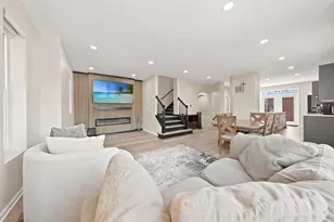 2112 S Crambourne Way, Arlington Heights, IL 60005 - Photo 8