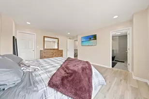 2112 S Crambourne Way, Arlington Heights, IL 60005 - Photo 18