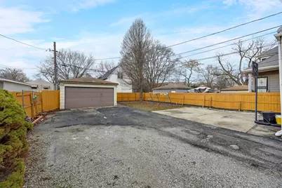 9352 S Woodlawn Avenue, Chicago, IL 60619 - Photo 8