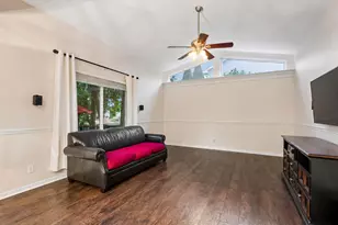 1483 Waterford Rd, North Aurora, IL 60542 - Photo 10
