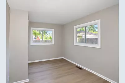 843 Navajo Drive, Carpentersville, IL 60110 - Photo 22