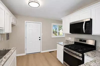 843 Navajo Drive, Carpentersville, IL 60110 - Photo 12