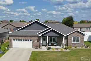 2020 Summerfield Ln, Bourbonnais, IL 60914 - Photo 4